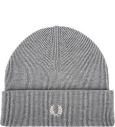 Шерстяная шапка мелкой вязки с вышивкой Fred Perry
