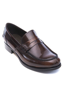 loafer British passport