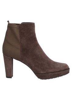 Полусапоги и высокие ботинки Stuart Weitzman