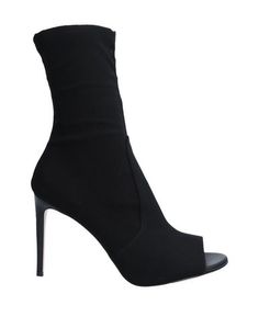 Полусапоги и высокие ботинки Stuart Weitzman