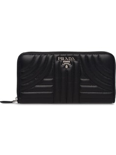 Аксессуары Prada