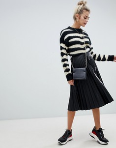Плиссированная юбка из искусственной кожи Bershka - Черный