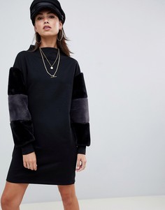 Трикотажное платье с высоким воротником и искусственным мехом на рукавах ASOS DESIGN - Черный