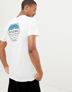 Белая футболка из органического хлопка с восьмиугольным логотипом и карманом Patagonia Fitz Roy - Белый