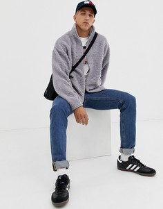 Серая спортивная oversize-куртка из искусственного меха ASOS DESIGN - Серый