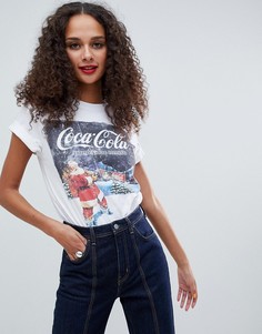 Новогодняя футболка с принтом Coca-Cola ASOS DESIGN - Белый