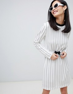 Светло-бежевое платье мини в полоску Monki - Белый
