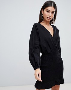 Платье мини с запахом и присборенной юбкой ASOS DESIGN - Черный