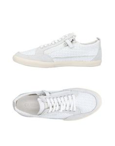 Низкие кеды и кроссовки Guess