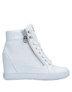 Высокие кеды и кроссовки Guess