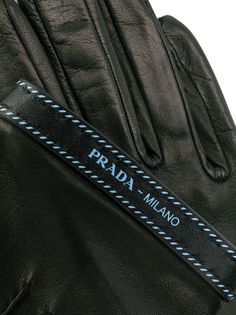 Аксессуары Prada