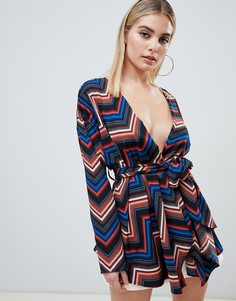 Блузка с шевронным принтом и поясом PrettyLittleThing - Мульти