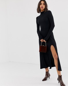 Трикотажное платье миди в рубчик с высоким воротом Stradivarius - Черный
