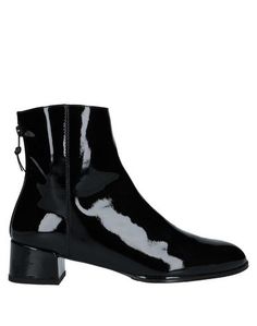 Полусапоги и высокие ботинки Stuart Weitzman