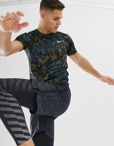 Черная футболка с камуфляжным принтом Nike Running AV4793-395 - Черный