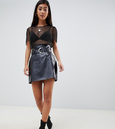 Короткая юбка-трапеция из искусственной кожи с ремнем ASOS DESIGN Petite - Черный