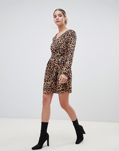 Платье мини с леопардовым принтом и поясом Boohoo - Мульти