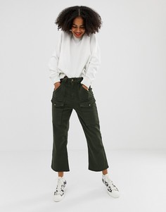 Расклешенные брюки с карманами в стиле милитари ASOS DESIGN - Зеленый
