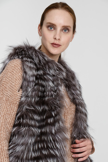 Жилет из меха чернобурой лисы Virtuale Fur Collection