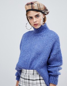 Синий трикотажный оversize-джемпер с высоким воротом Bershka - Синий