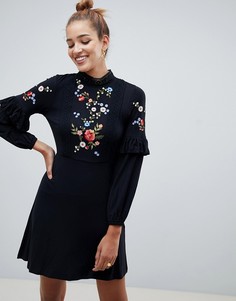 Платье с высоким воротником и вышивкой ASOS DESIGN - Черный