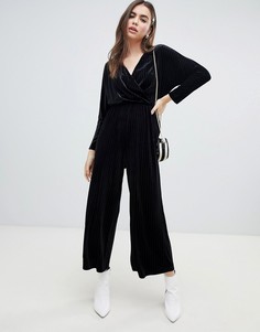 Черный бархатный комбинезон в полоску с запахом Monki - Черный