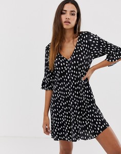 Платье мини с плиссировкой, пуговицами и дизайном в горошек ASOS DESIGN - Мульти