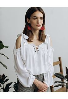 Блузка с открытыми плечами La Reine Blanche