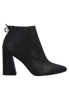 Полусапоги и высокие ботинки Stuart Weitzman