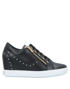 Низкие кеды и кроссовки Guess
