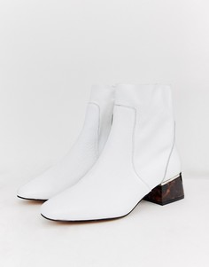 Белые кожаные ботинки на черепаховым каблуке River Island - Белый