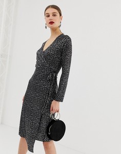 Плиссированное платье с запахом и леопардовым принтом River Island - Черный