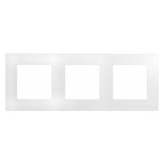 Рамка 3п Legrand Etika 672503