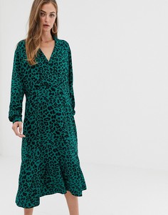 Платье миди с леопардовым принтом и воротником ASOS DESIGN - Мульти