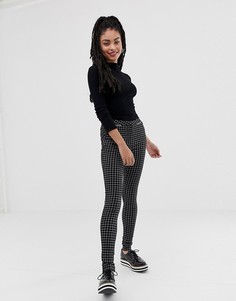Черные узкие брюки в клетку New Look - Черный