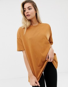 Коричневая oversize-футболка с заниженной линией плеч ASOS DESIGN - Коричневый
