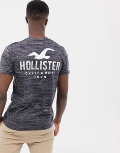 Серая фактурная футболка с круглым вырезом, логотипом и принтом на спине Hollister - Серый