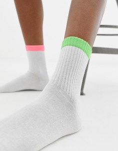 Носки с контрастным дизайном неоновой расцветки ASOS DESIGN - Белый