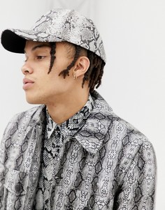 Бейсболка из искусственной кожи со змеиным принтом ASOS DESIGN - Мульти