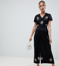 Комбинезон с вышивкой и кружевной отделкой ASOS DESIGN Petite - Черный