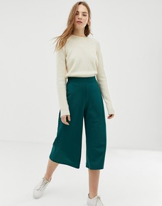 Укороченные брюки из фактурного трикотажного крепа с широкими штанинами ASOS DESIGN - Зеленый