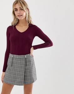 Бордовый топ в рубчик с V-образным вырезом Miss Selfridge - Красный