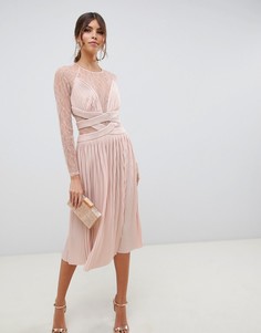Платье миди с кружевом и плиссировкой ASOS DESIGN - Розовый