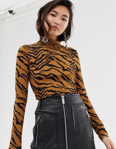 Топ с высоким воротом и тигровым принтом River Island - Коричневый