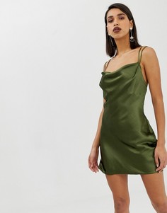 Платье мини из блестящего атласа с двумя разрезами ASOS DESIGN - Зеленый