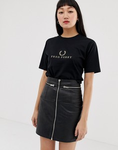 Футболка с золотистым логотипом Fred Perry - Черный