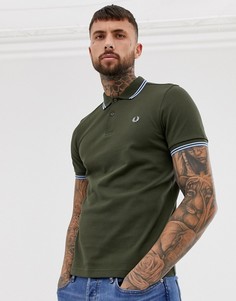 Поло цвета хаки с отделкой двойным кантом Fred Perry - Зеленый
