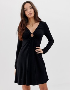 Платье мини с длинными рукавами и черепаховым кольцом ASOS DESIGN - Черный