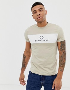 Футболка с вышивкой Fred Perry Sports Authentic - Светло-бежевый