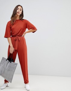 Комбинезон-футболка с поясом на талии ASOS DESIGN - Оранжевый